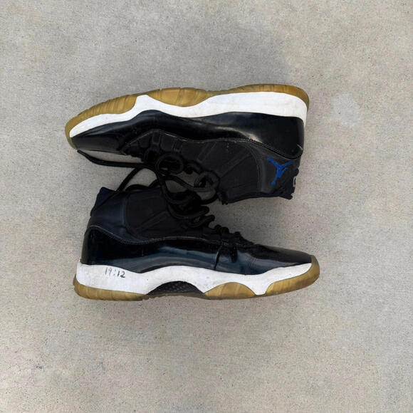 Jordan 11 Space jam sneakers - Picture 1 of 4